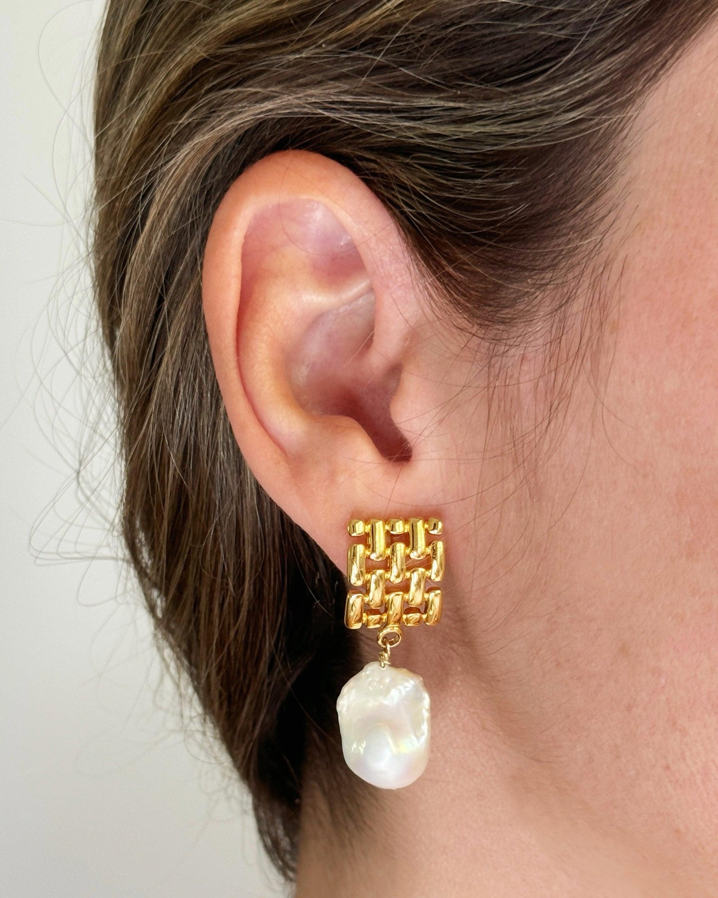CALAMO PEARL EARRINGS